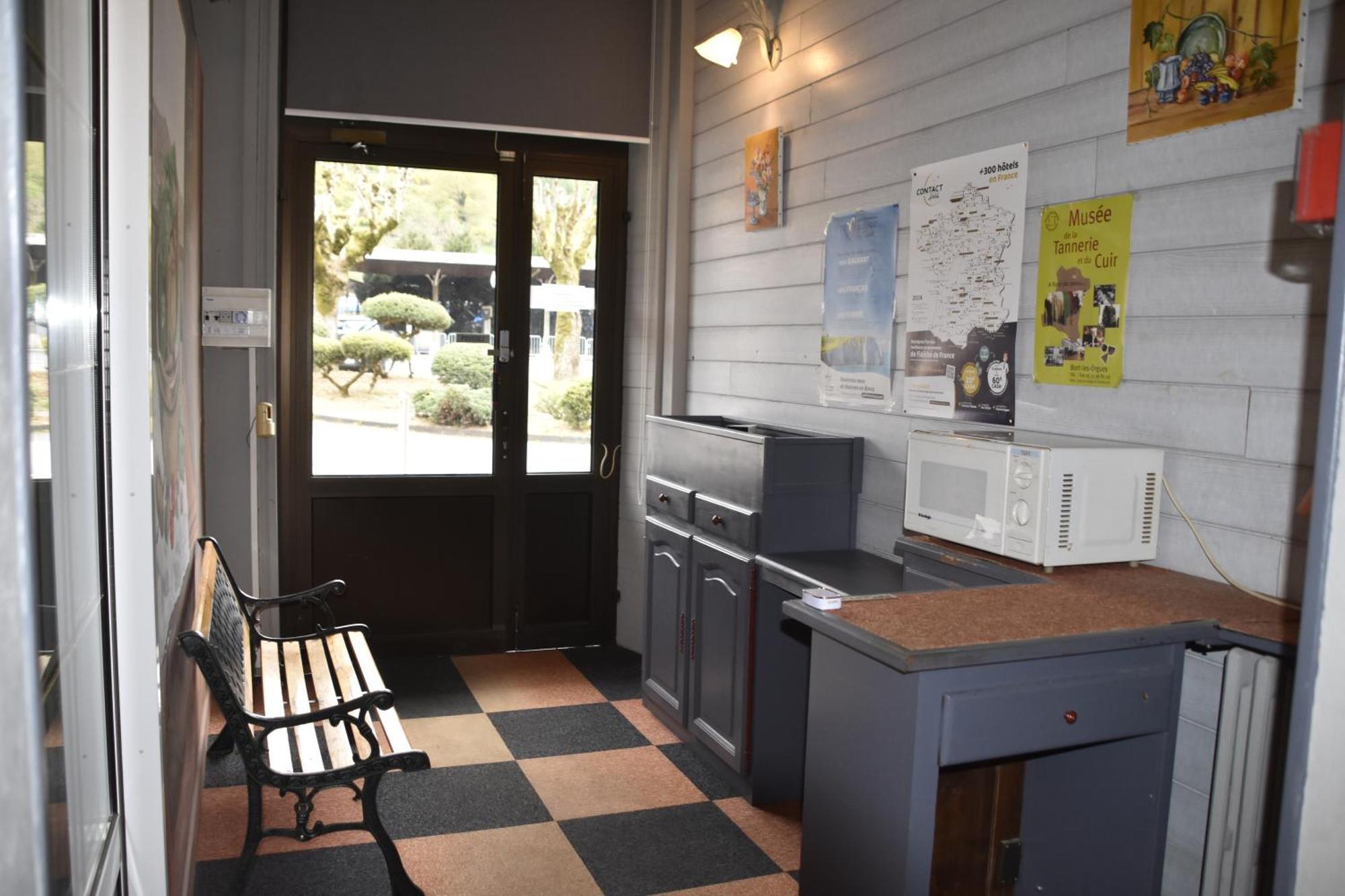 Le Rider Hotel Bort-les-Orgues Exterior photo