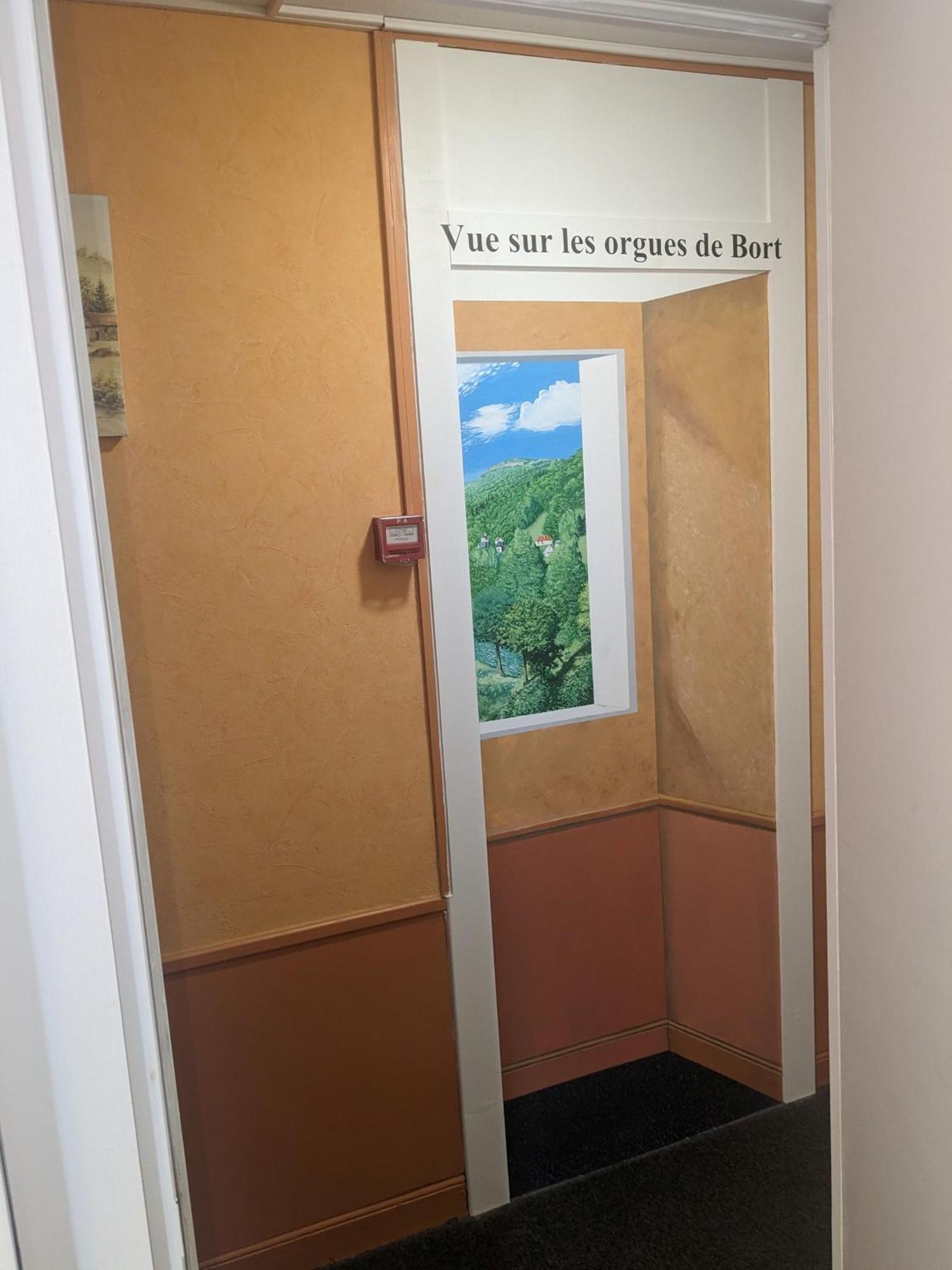 Le Rider Hotel Bort-les-Orgues Exterior photo